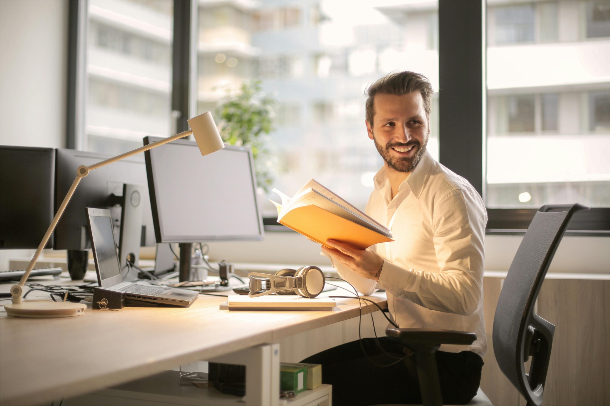 Un conseiller au travail